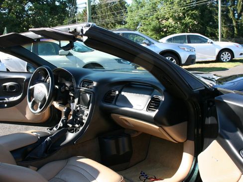 Used 2001 Chevrolet Corvette Convertible w/ Preferred Equipment Group2 image 38