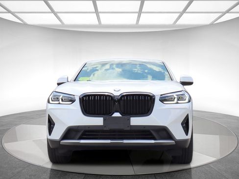 Used 2023 BMW X4 xDrive30i w/ Parking Assistance Package AWD/4WD image 2