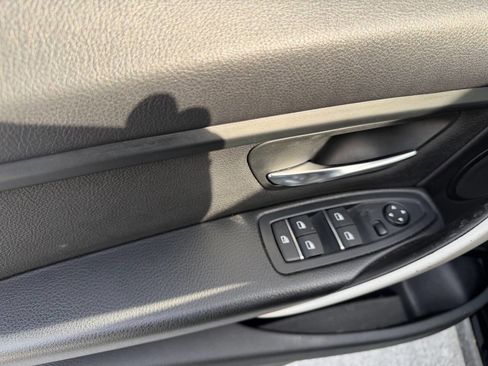Used 2018 BMW 320i xDrive Sedan image 8