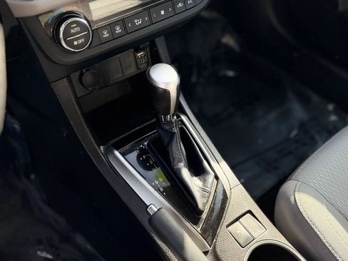 Used 2016 Toyota Corolla LE FWD image 22