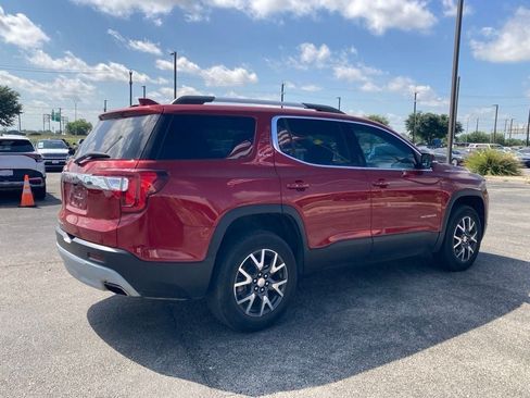 Used 2022 GMC Acadia SLE w/ Driver Convenience Package FWD image 5