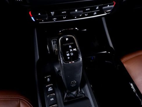 Used 2021 Maserati Levante AWD/4WD image 42