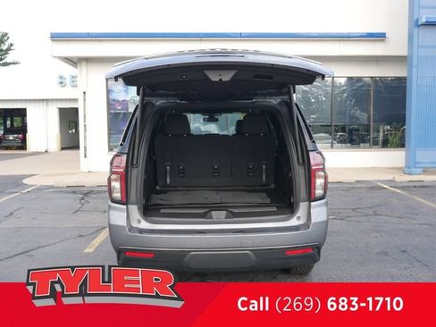 Used 2021 Chevrolet Suburban Z71 AWD/4WD image 18