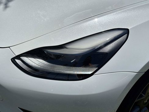 Used 2022 Tesla Model 3 Long Range AWD/4WD image 9