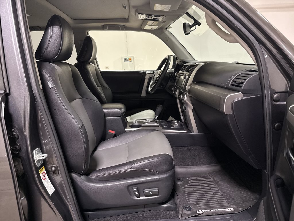 Used 2018 Toyota 4Runner SR5 Premium AWD/4WD image 23