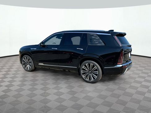 New 2026 Cadillac Vistiq Premium Luxury w/ LPO, Floor Liner Package image 7