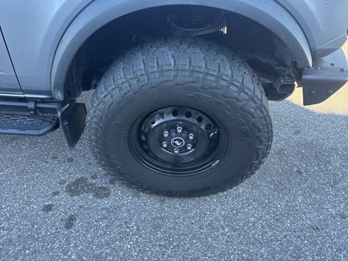 Used 2021 Ford Bronco Black Diamond image 8