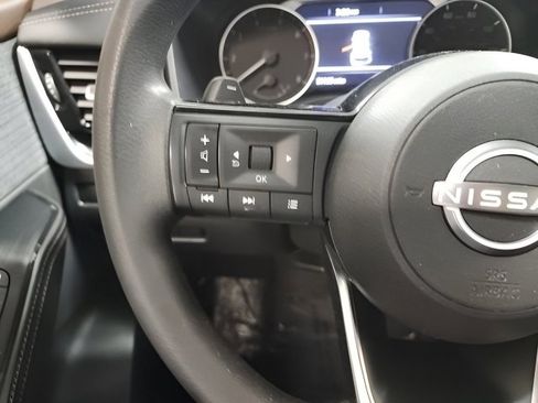 Used 2022 Nissan Rogue SV image 27