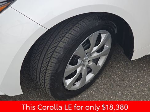 Used 2024 Toyota Corolla LE image 37
