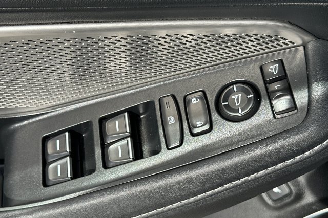Used 2023 Acura MDX w/ Technology Package AWD/4WD image 12
