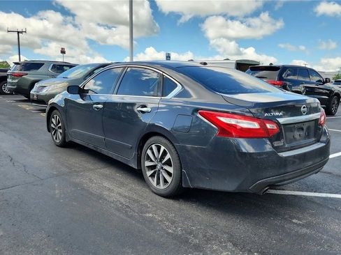 Used 2016 Nissan Altima 2.5 SV FWD image 6