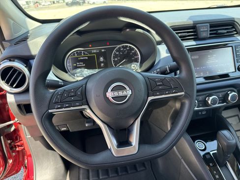 Used 2025 Nissan Versa SV FWD image 11