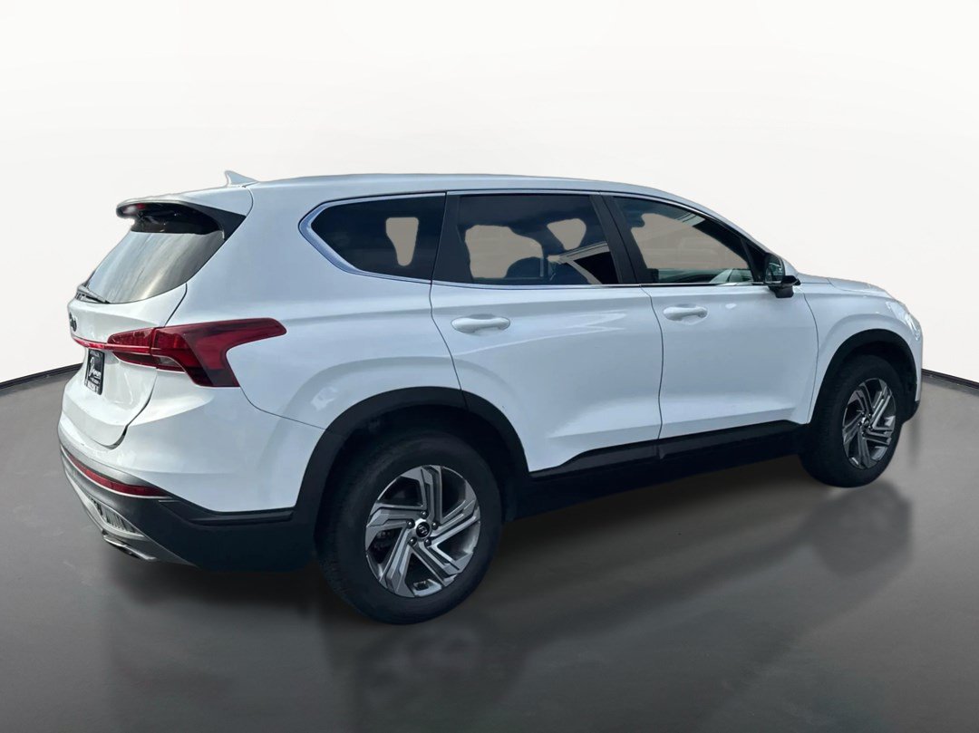 Used 2023 Hyundai Santa Fe SE FWD image 3