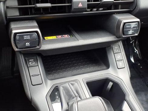 Used 2026 Toyota RAV4 XLE Premium AWD/4WD image 27
