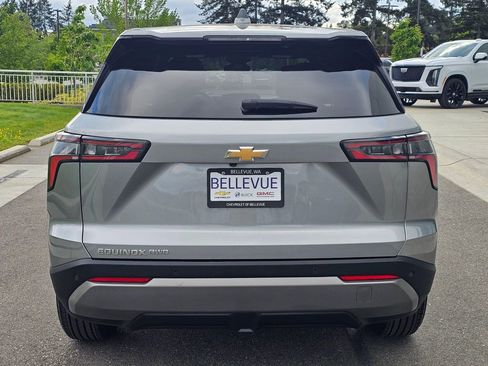 Used 2025 Chevrolet Equinox LT AWD/4WD image 4