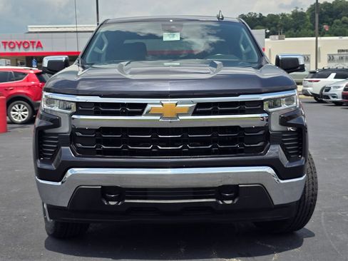 Used 2024 Chevrolet Silverado 1500 LT AWD/4WD image 3