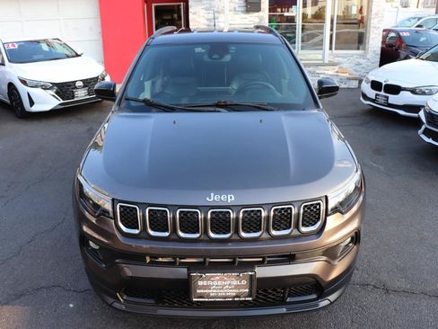 Used 2024 Jeep Compass Latitude AWD/4WD image 9