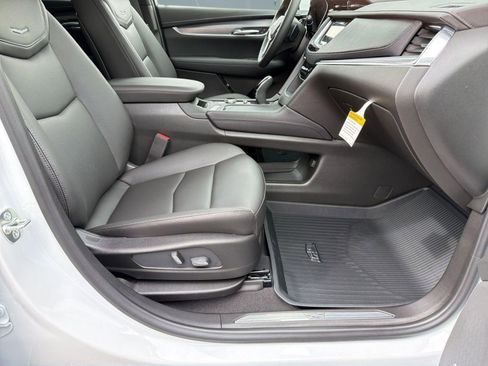 New 2026 Cadillac XT5 Luxury w/ LPO, Floor Liner Package AWD/4WD image 29