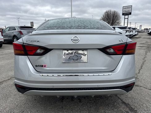 Used 2022 Nissan Altima 2.5 SV image 5
