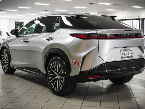 Certified 2023 Lexus RZ 450e Premium w/ Technology Package AWD/4WD image 8