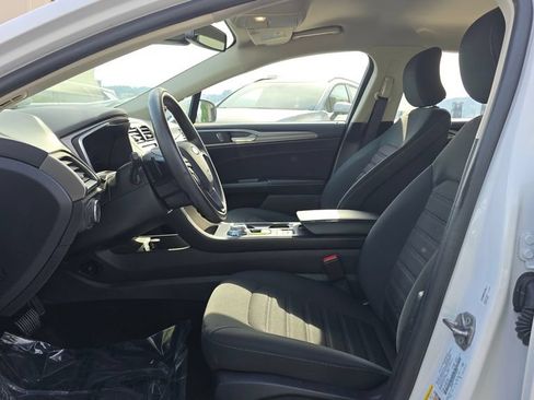 Used 2019 Ford Fusion SE FWD image 20
