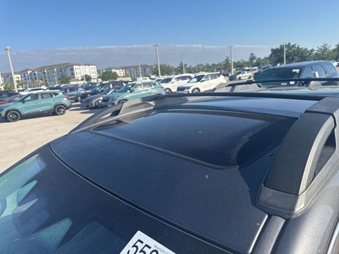 Used 2023 Subaru Outback Premium image 9