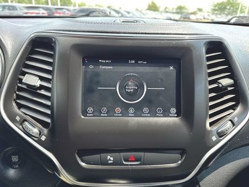 Used 2020 Jeep Cherokee Latitude Plus w/ Cold Weather Group AWD/4WD image 14