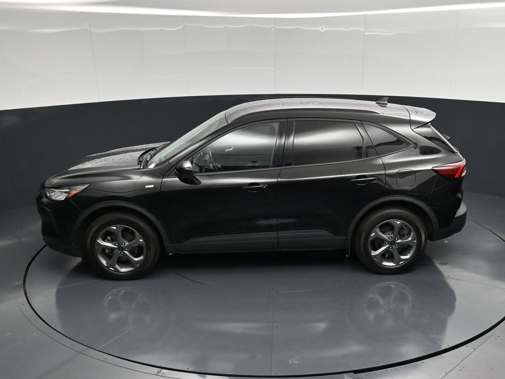 Certified 2025 Ford Escape ST-Line Select AWD/4WD image 39