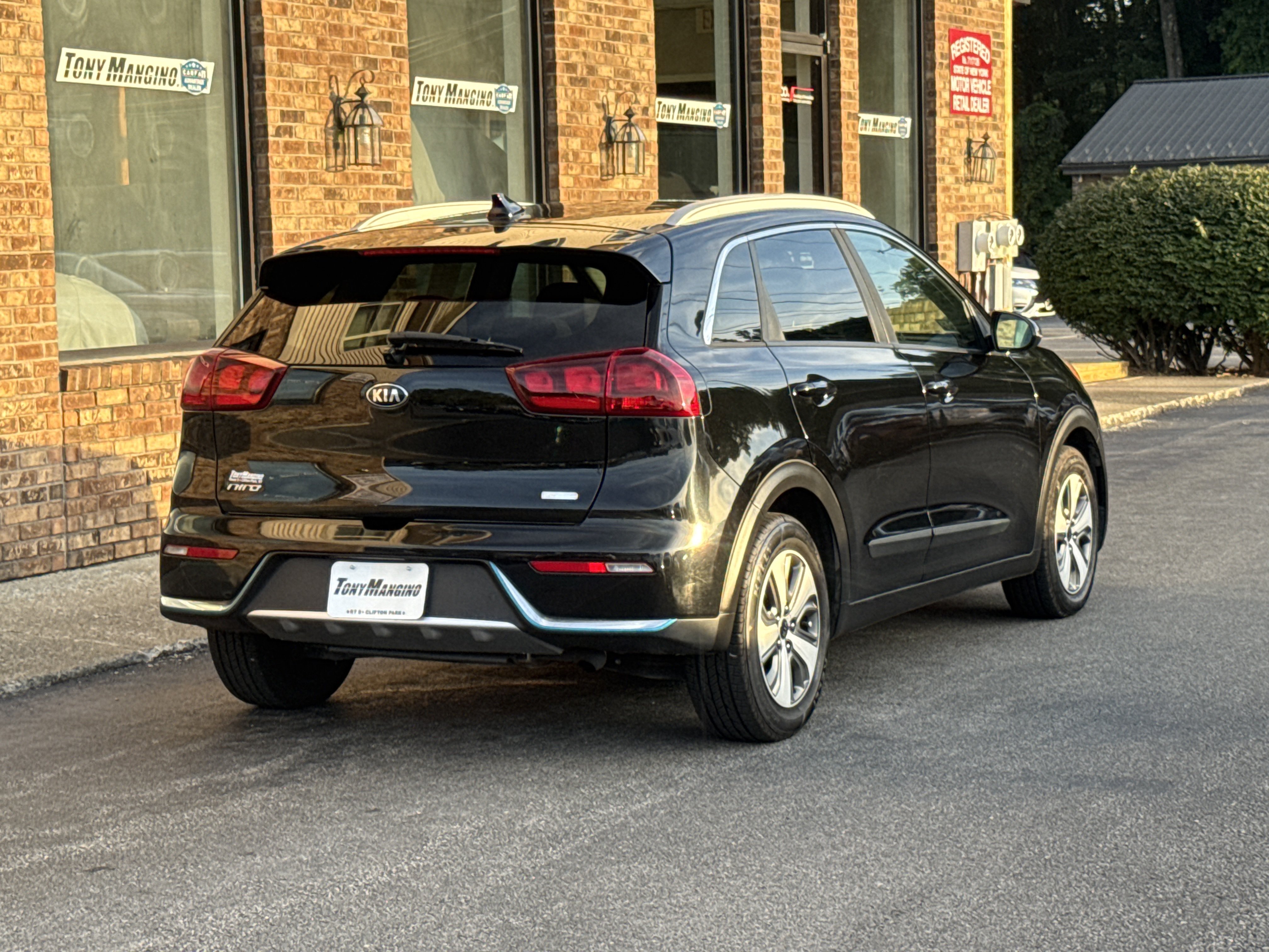 Used 2019 Kia Niro LX FWD image 5