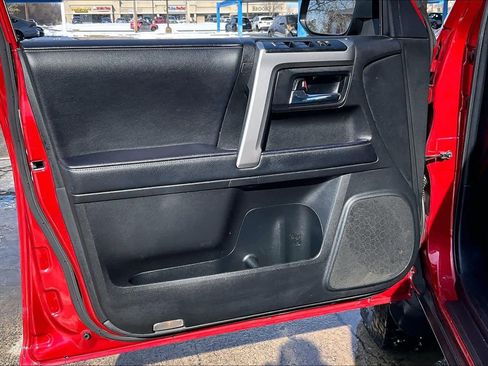 Used 2022 Toyota 4Runner SR5 image 22