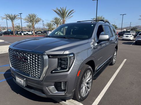 Used 2021 GMC Yukon Denali w/ Denali Ultimate Package image 3