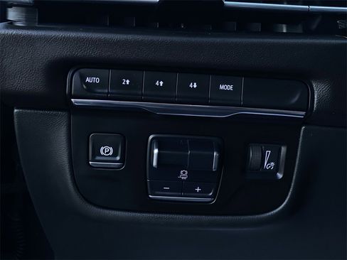 Certified 2025 Cadillac Escalade Premium Luxury image 19