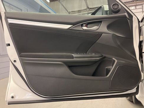 Used 2018 Honda Civic EX image 10