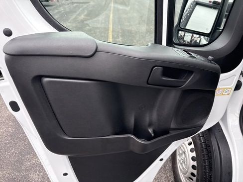 Used 2025 RAM ProMaster 3500 w/ Crew Van Package image 7