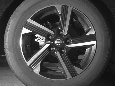 Used 2025 Nissan Sentra SV FWD image 15