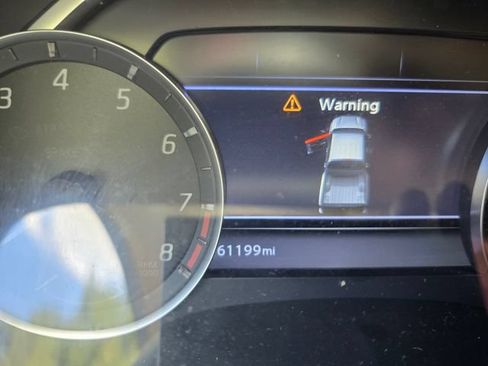 Used 2022 Nissan Frontier SV RWD image 2