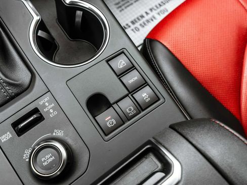 Used 2025 Toyota Highlander XSE image 8