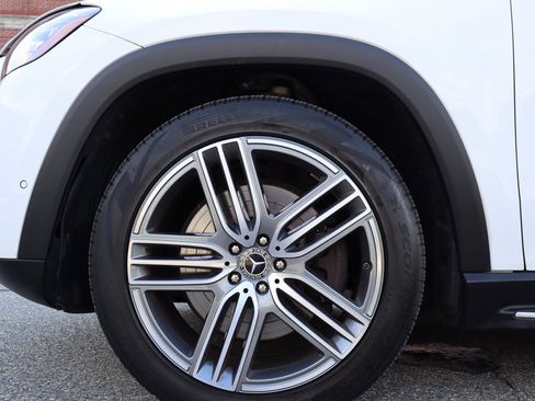 Used 2024 Mercedes-Benz GLS 450 4MATIC image 18