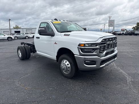 New 2026 RAM 3500 Tradesman w/ Chrome Appearance Group image 1