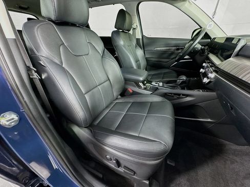 Used 2025 Kia Telluride EX w/ EX Captain's Chair Package FWD image 39