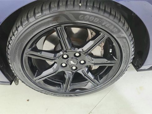 Used 2020 Ford Mustang GT w/ Black Accent Package RWD image 25