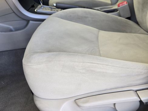 Used 2010 Toyota Corolla LE image 26