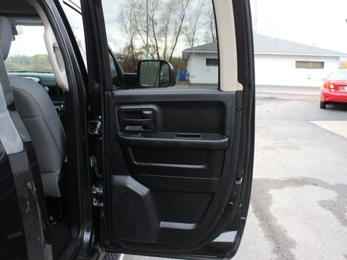 Used 2016 RAM 1500 ST w/ SXT Appearance Group image 35