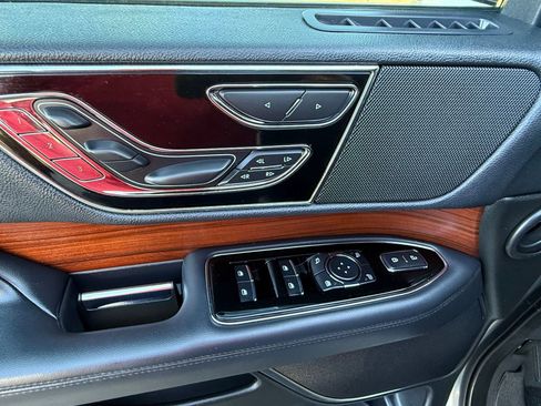 Used 2023 Lincoln Navigator Reserve image 14