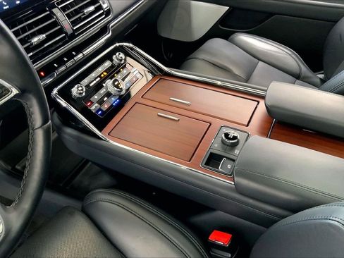 Used 2023 Lincoln Navigator L Reserve AWD/4WD image 16
