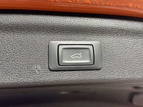 Used 2025 Audi Q3 2.0T Premium image 31