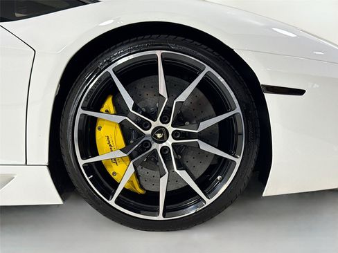 Used 2017 Lamborghini Aventador LP 700-4 AWD/4WD image 36