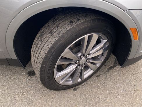 Used 2025 Cadillac XT5 Premium Luxury image 6