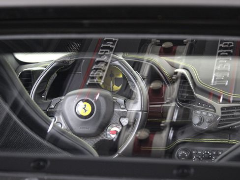 Used 2015 Ferrari 458 Speciale Coupe RWD image 32