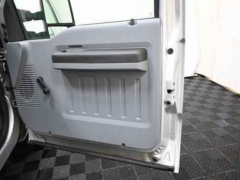 Used 2015 Ford F250 XL w/ XL Appearance Package image 18